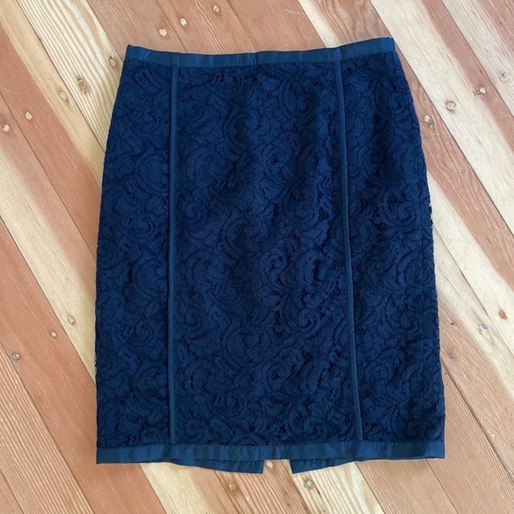 Banana Republic Black Lace Pencil‎ Skirt 4 - Picture 1 of 4